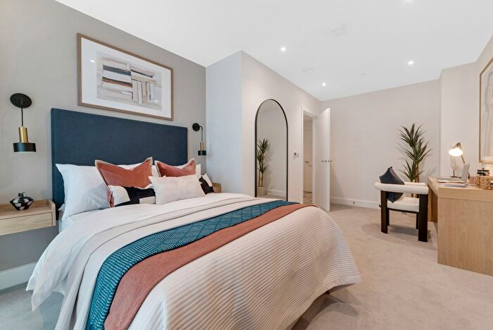 2 Bedroom Flat For Sale In Store Road, London, E16