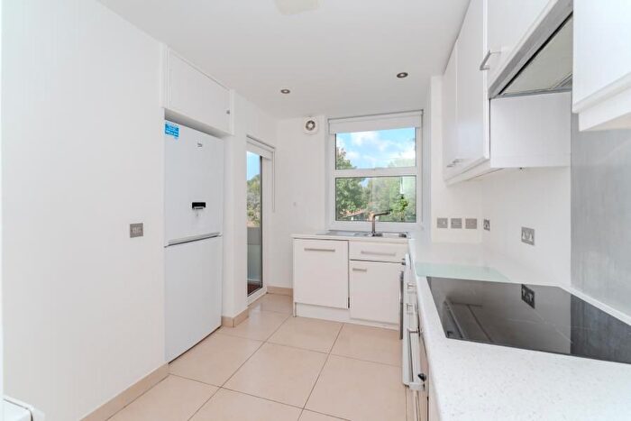 2 Bedroom Flat To Rent In Greystoke Court, Hanger Lane, W5