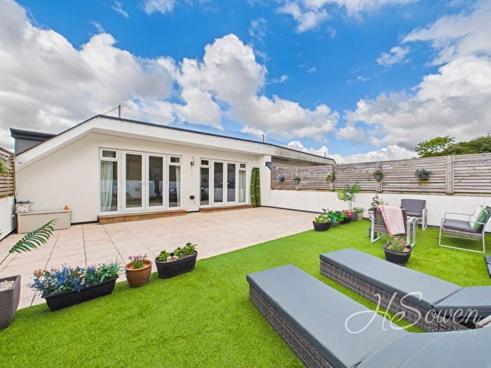 3 Bedroom Flat For Sale In St. James Road, Torquay, TQ1