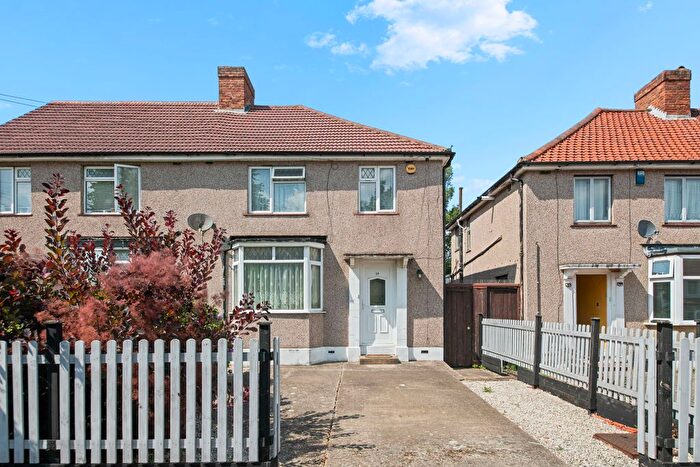 3 Bedroom Semi-Detached House For Sale In Halsbury Road West, Northolt, UB5