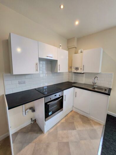 2 Bedroom Flat To Rent In Halesowen Road, Dudley, DY2