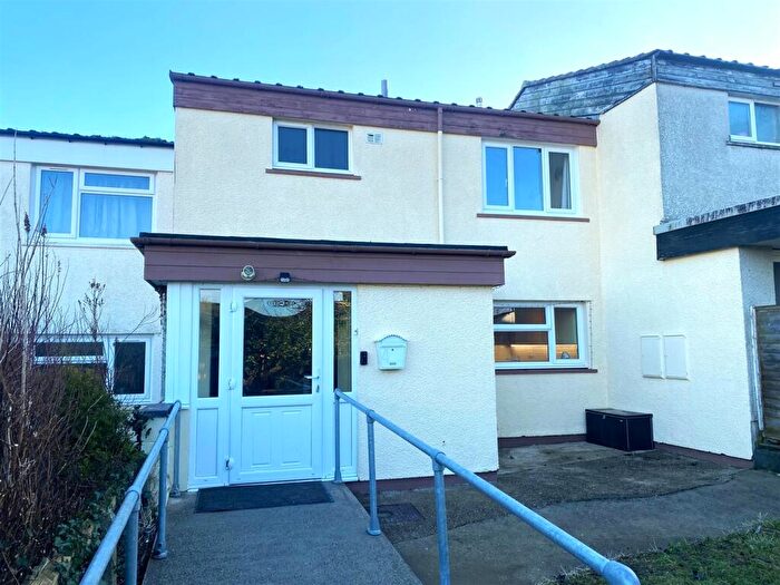 3 Bedroom Terraced House For Sale In Maes Ingli, Newport, SA42