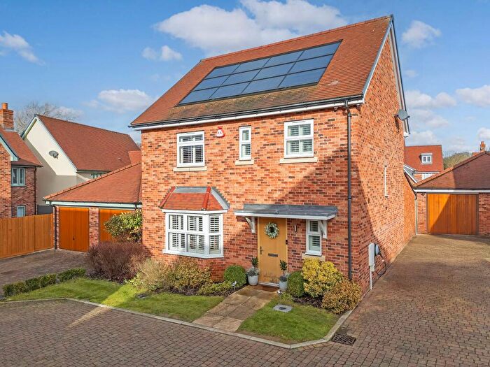 3 Bedroom Detached House For Sale In Sycamore Close, Great Warley, CM13