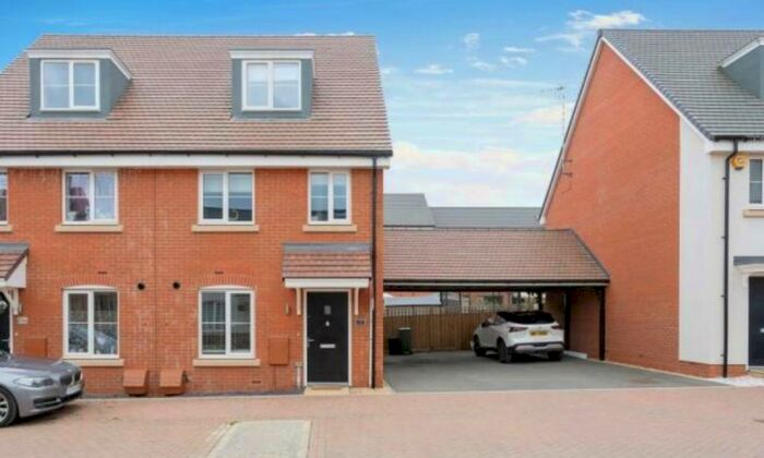 3 Bedroom House To Rent In Gorregan Avenue, MK3