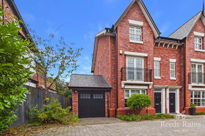 4 Bedroom Semi-Detached House For Sale In Hazelmere Gardens, Sale, Greater Manchester, M33