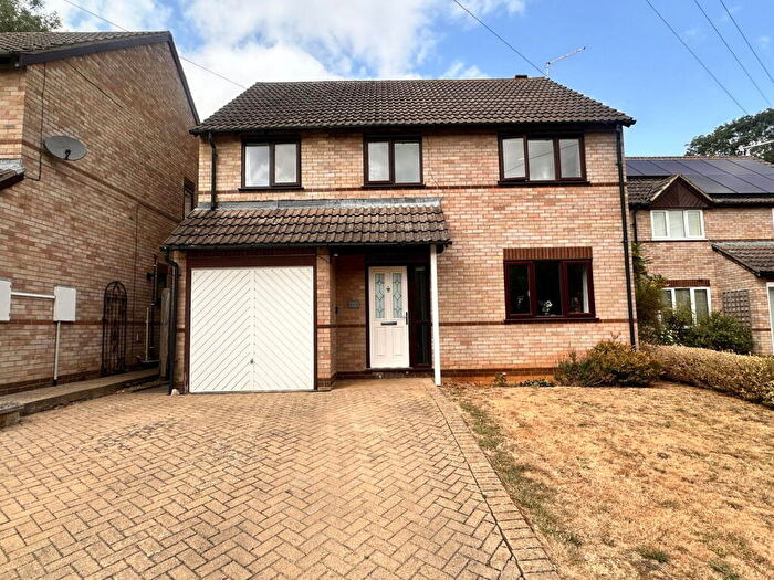 4 Bedroom Detached House For Sale In Ash Close, Uppingham, LE15