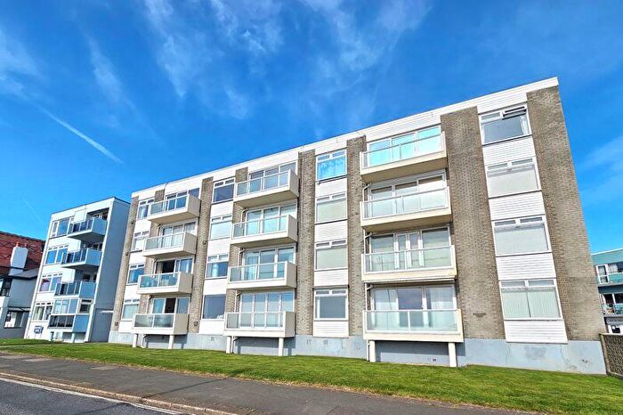 3 Bedroom Apartment For Sale In West Point, Lee-On-The-Solent, PO13