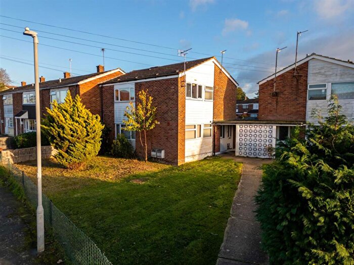 1 Bedroom Apartment For Sale In Cleveland Road, Aylesbury, HP20