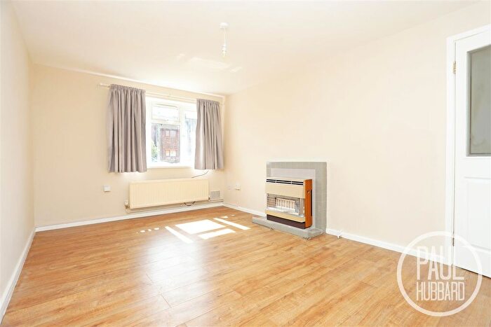 1 Bedroom Flat For Sale In Pinewood Avenue, Lowestoft, NR33