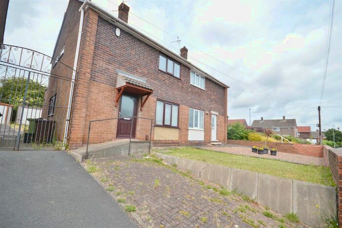 2 Bedroom Semi-Detached House To Rent In Woodside, Castleford, WF10