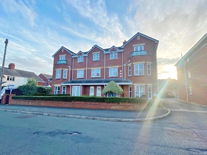 2 Bedroom Flat To Rent In St. Andrews Road North, Lytham St. Annes, FY8