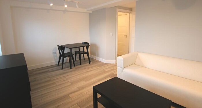 1 Bedroom Flat To Rent In High Street, Barnet, EN5