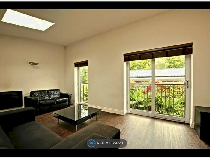 2 Bedroom Maisonette To Rent In St. Clements Mews, Oxford, OX4