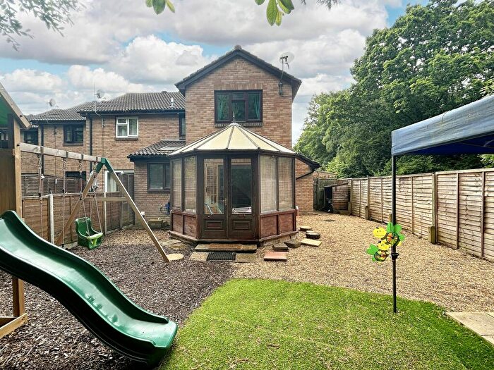 2 Bedroom End Of Terrace House For Sale In Cygnus Gardens, Dibden, SO45