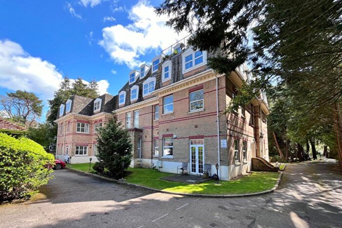 2 Bedroom Flat To Rent In Bournemouth, BH1