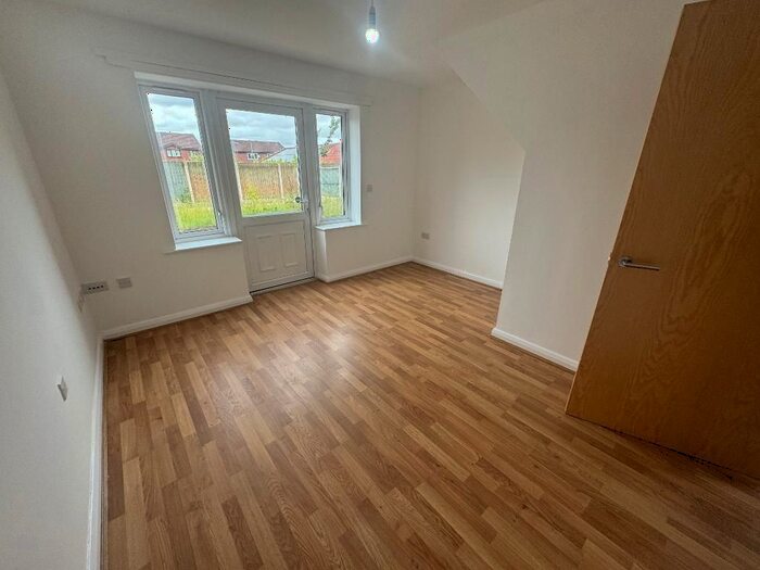 2 Bedroom Terraced House To Rent In Great Lakes Close, Manchester, M12