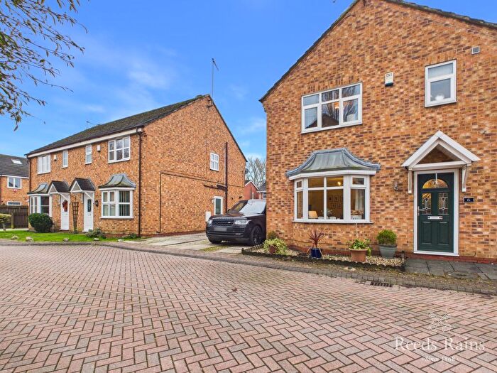 3 Bedroom Semi-Detached House For Sale In Barleigh Croft, Hull, East Yorkshire, HU9