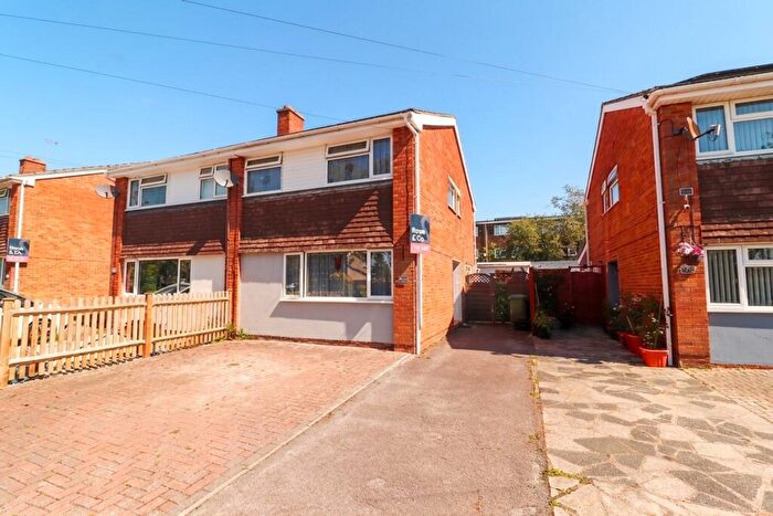3 Bedroom Semi-Detached House For Sale In Bodycoats Road, Chandler's Ford, SO53