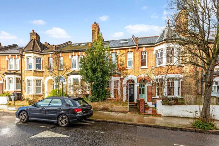 4 Bedroom Detached House For Sale In Millfields Road, Clapton, E5