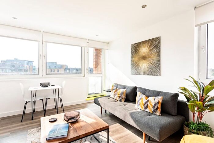 2 Bedroom Flat To Rent In Flat Simla House, London, London, SE1