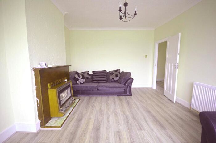 1 Bedroom Flat To Rent In Eastern Avenue, IG4