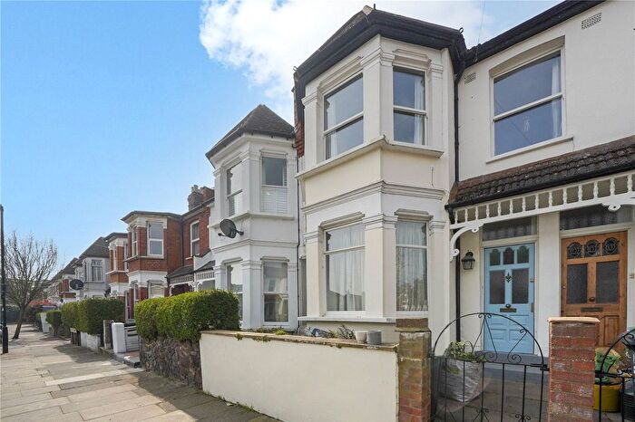 2 Bedroom Flat To Rent In North View Road, London, N8