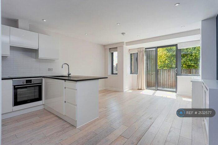 1 Bedroom Flat To Rent In North Street, Horsham, RH13