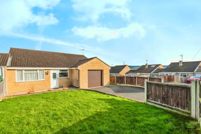 3 Bedroom Bungalow For Sale In Paynes Meadow, Whitminster, Gloucester, Gloucestershire, GL2