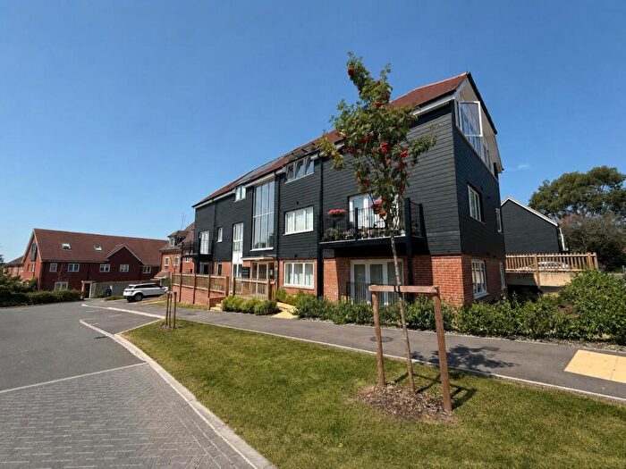 2 Bedroom Apartment To Rent In Grasslands Close Haslemere, GU27