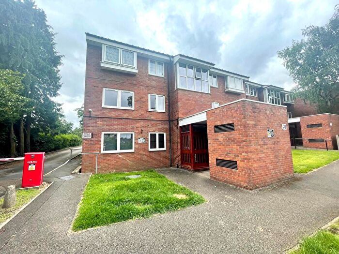 2 Bedroom Flat To Rent In Bucknall House, Kings Heath, B14