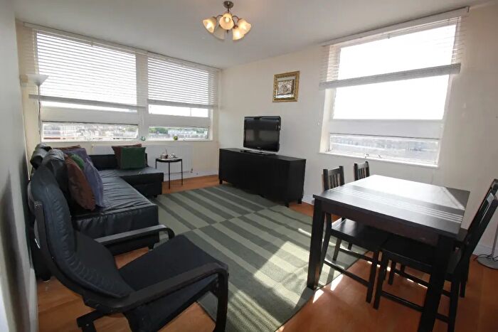 2 Bedroom Flat For Sale In Harrowby Street, Marylebone, London, W1H