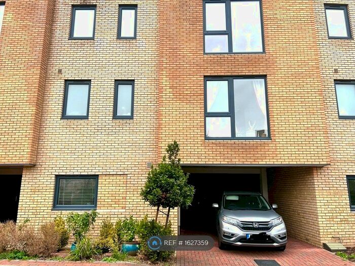 4 Bedroom Terraced House To Rent In Ellis Road, Trumpington, Cambridge, CB2