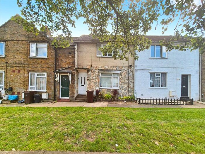 3 Bedroom Terraced House For Sale In Darnley Road, Rochester, Kent, ME2