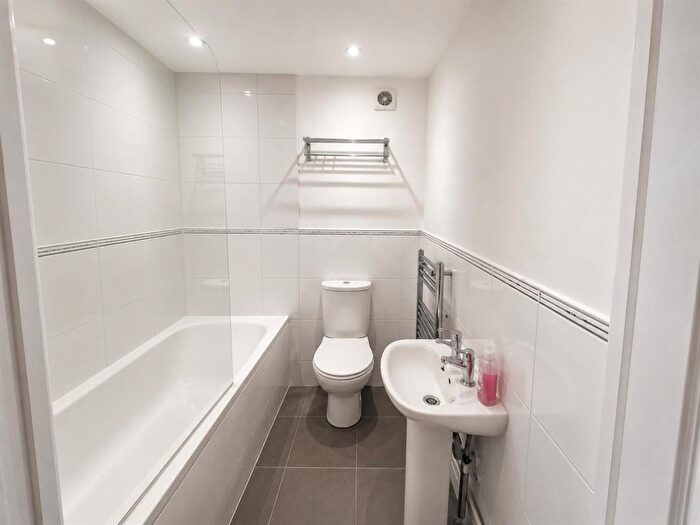 2 Bedroom Flat To Rent In Southmead Road, Southmead, Bristol, BS10