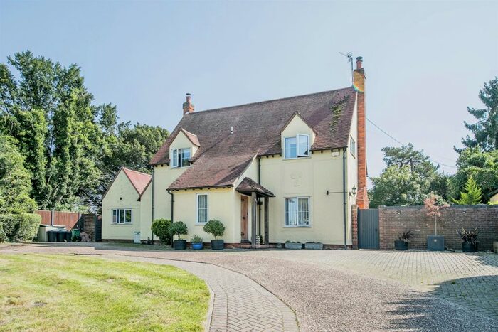 4 Bedroom Detached House For Sale In School Hill, Birch, Colchester, CO2