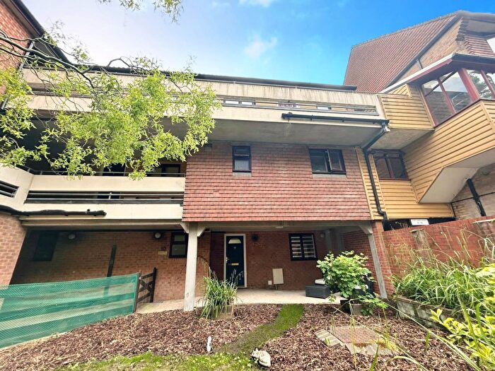 1 Bedroom Apartment To Rent In Atholl Court, SP10