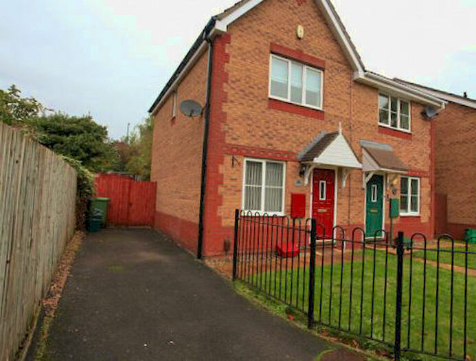 2 Bedroom Semi-Detached House To Rent In Westons Brake, Emersons Green, BS16