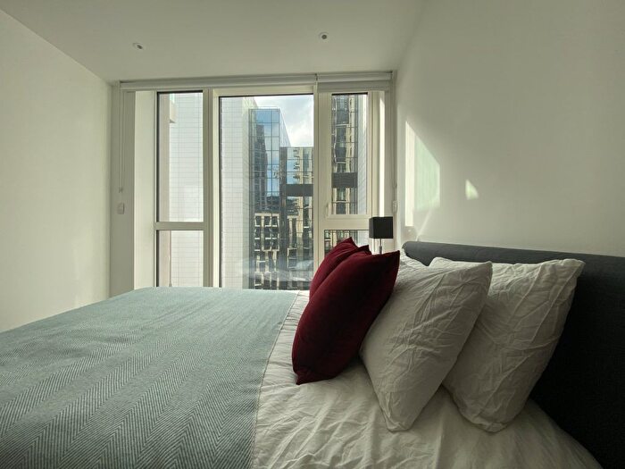 1 Bedroom Flat To Rent In Admiralty House, London Dock, London, E1W