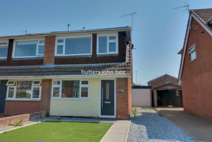 3 Bedroom Semi-Detached House To Rent In Lansdowne Road, CW1