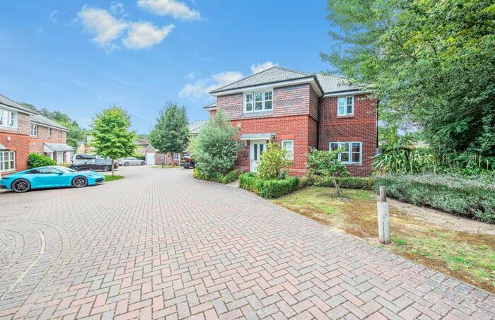 5 Bedroom Detached House To Rent In Swanwick Lane, Swanwick, Southampton, Hampshire SO31
