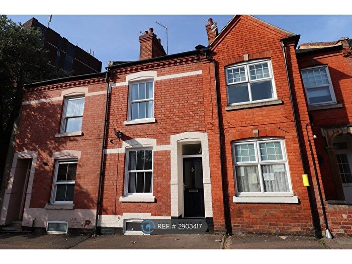 3 Bedroom Terraced House To Rent In Spring Gardens, Northampton, NN1