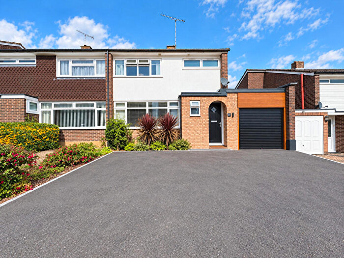3 Bedroom Semi-Detached House For Sale In Laburnum Grove, Hockley, SS5