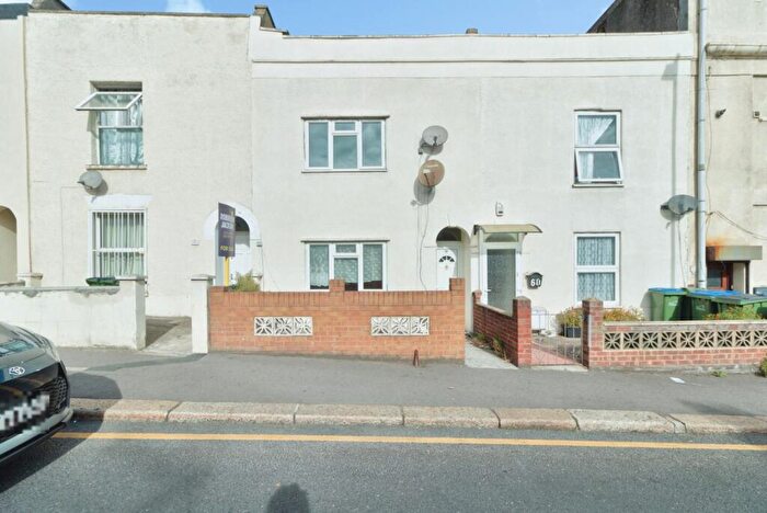 3 Bedroom Terraced House For Sale In Crescent Road, London, SE18