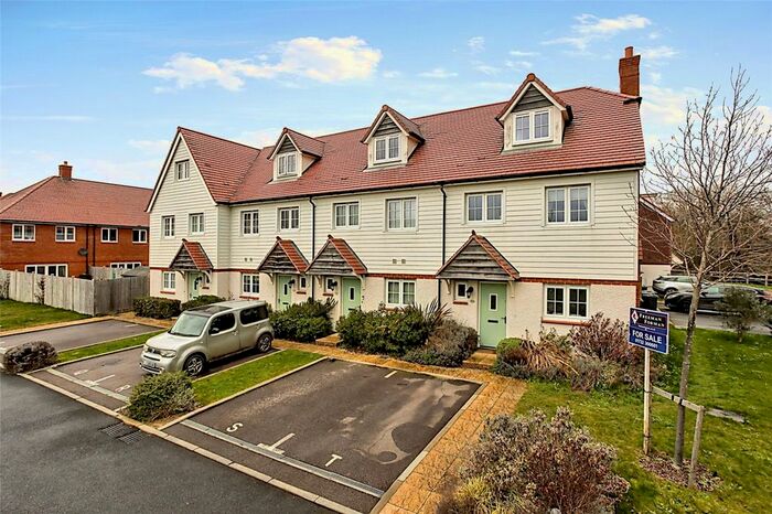 3 Bedroom Semi-Detached House For Sale In Ramblers Way, Tonbridge, Kent, TN11