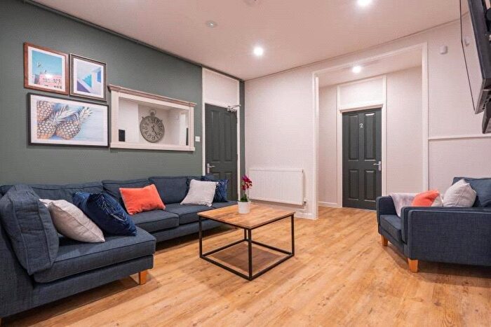 8 Bedroom End Of Terrace House To Rent In Chedworth Street, PL4