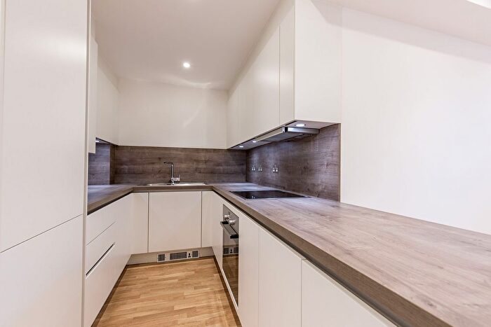 1 Bedroom Flat To Rent In Grove Road, London, N11