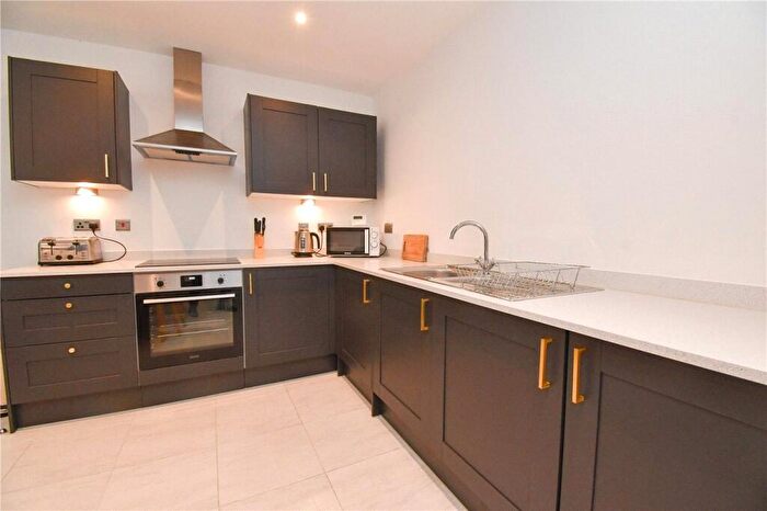 2 Bedroom Apartment To Rent In Radnor Avenue, Heswall, Wirral, CH60