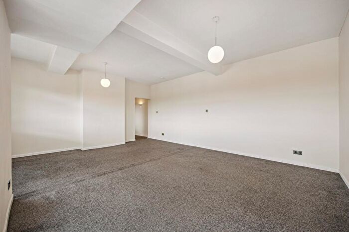 1 Bedroom Flat To Rent In Kelvin Court, Anniesland, Glasgow, G12