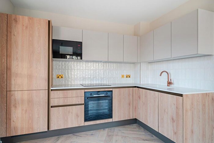 2 Bedroom Flat To Rent In Highgate Road London, NW5