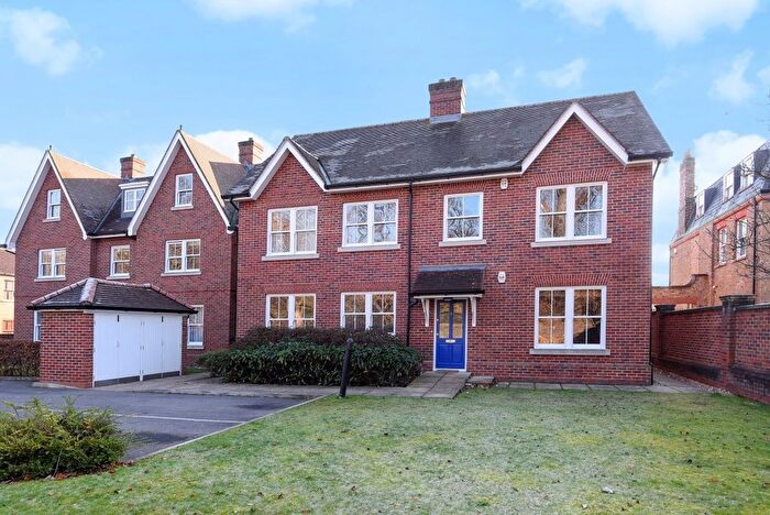 2 Bedroom Maisonette To Rent In Kingston Vale, London, Greater London, SW15